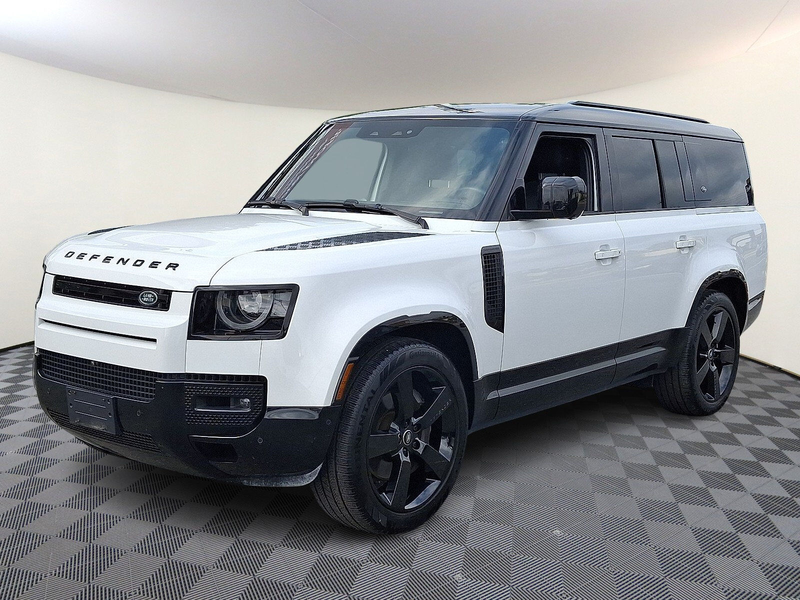 2024 LAND ROVER Defender