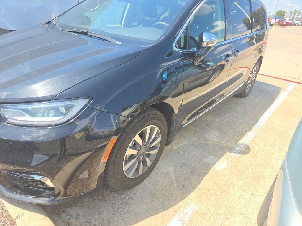 2023 CHRYSLER Pacifica