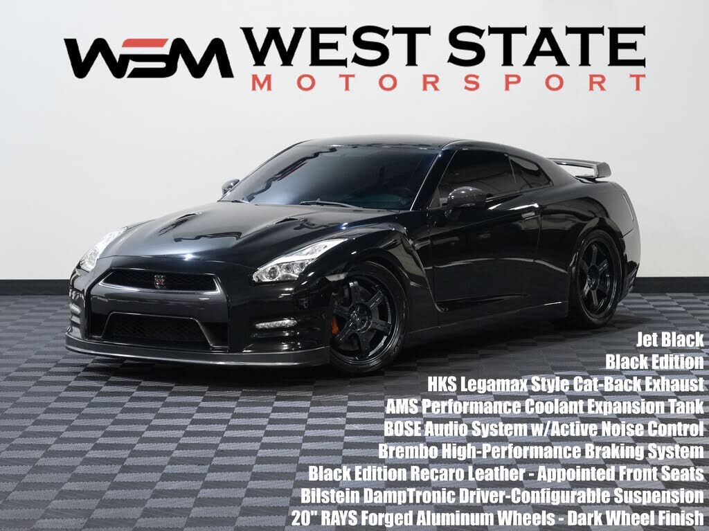 2015 NISSAN GT-R