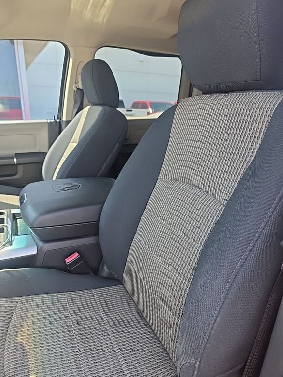 2012 DODGE Ram