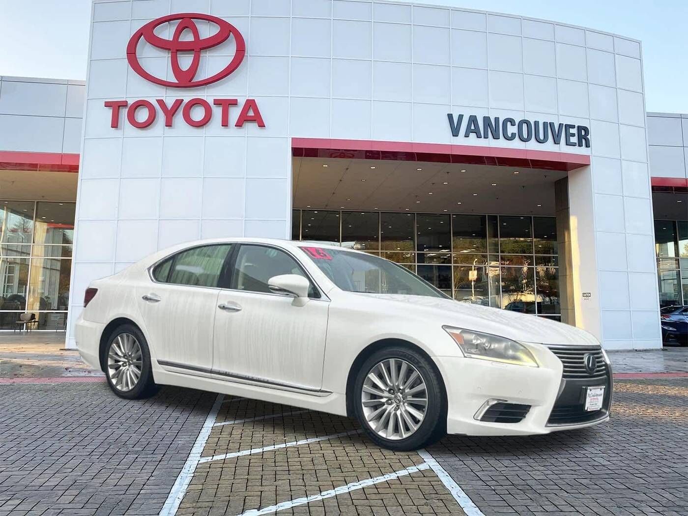 2016 LEXUS LS