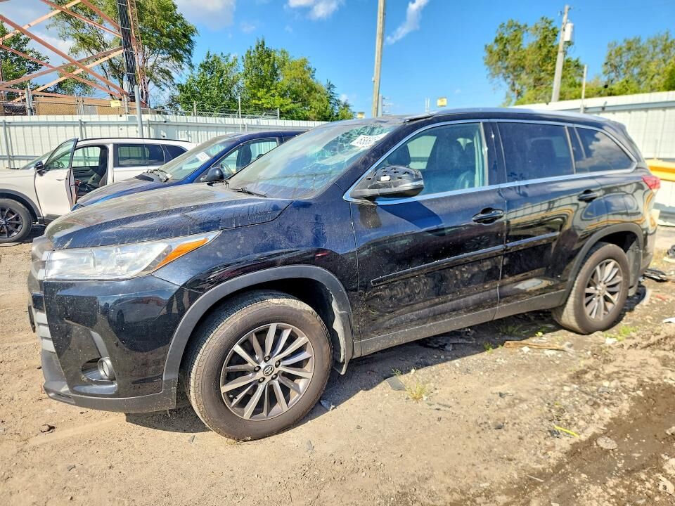 2019 TOYOTA Highlander
