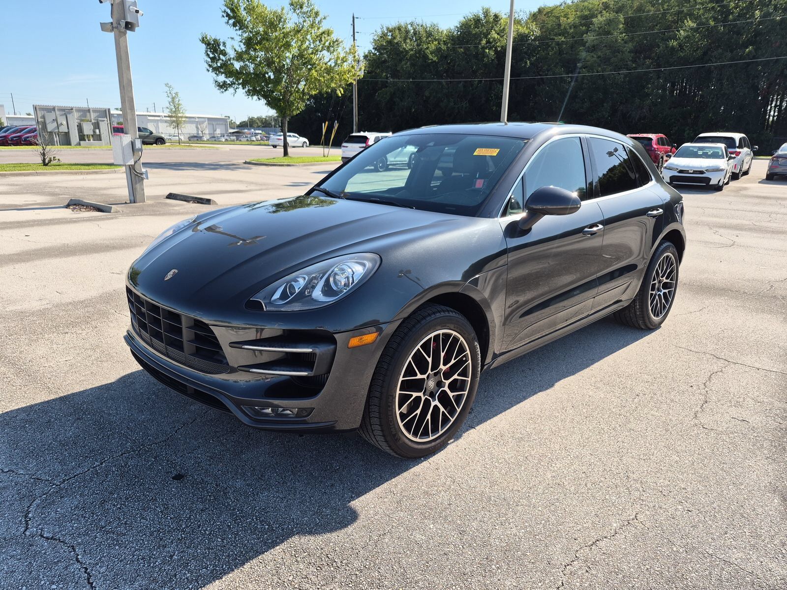 2017 PORSCHE Macan
