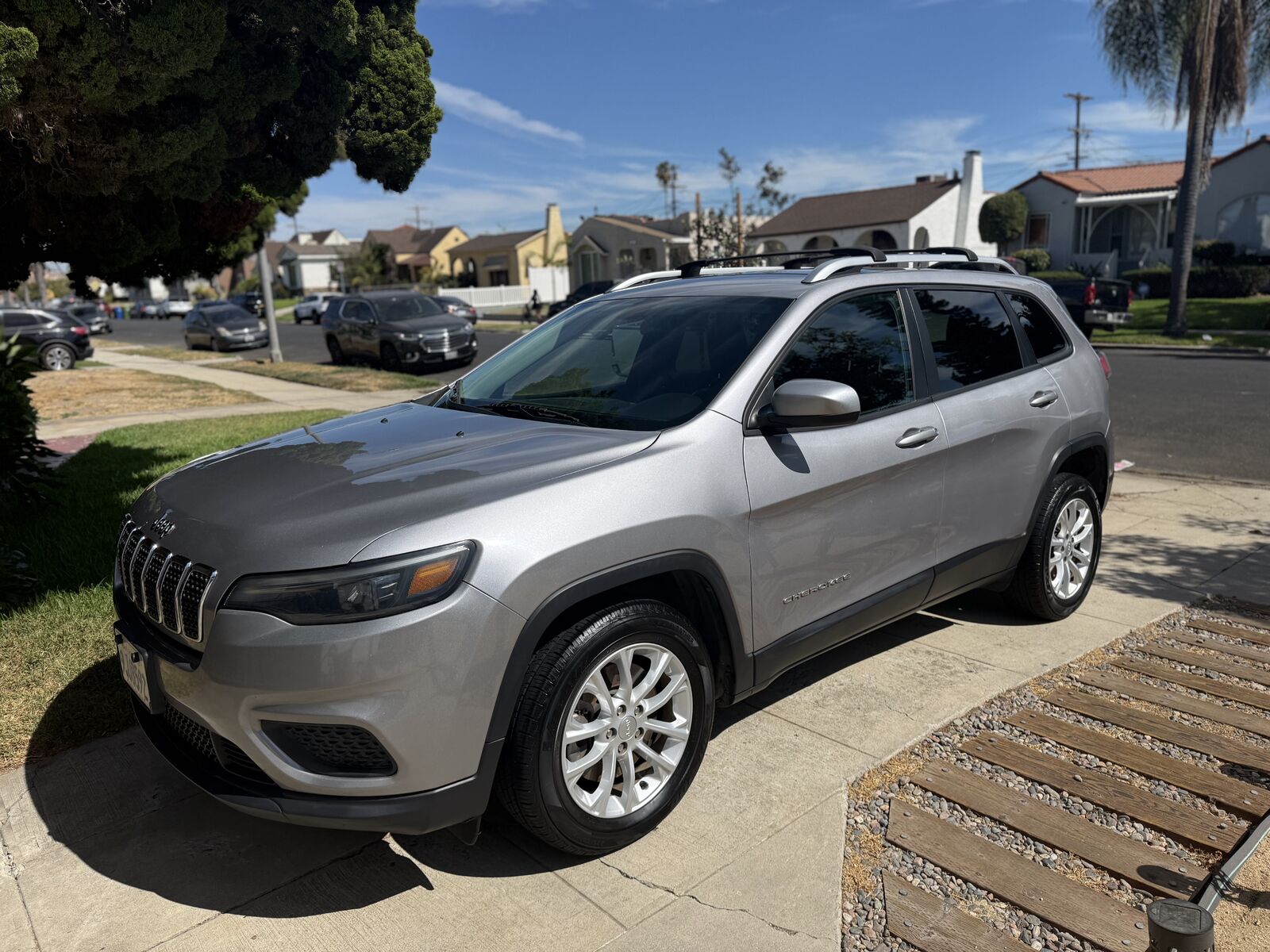 2020 JEEP Cherokee