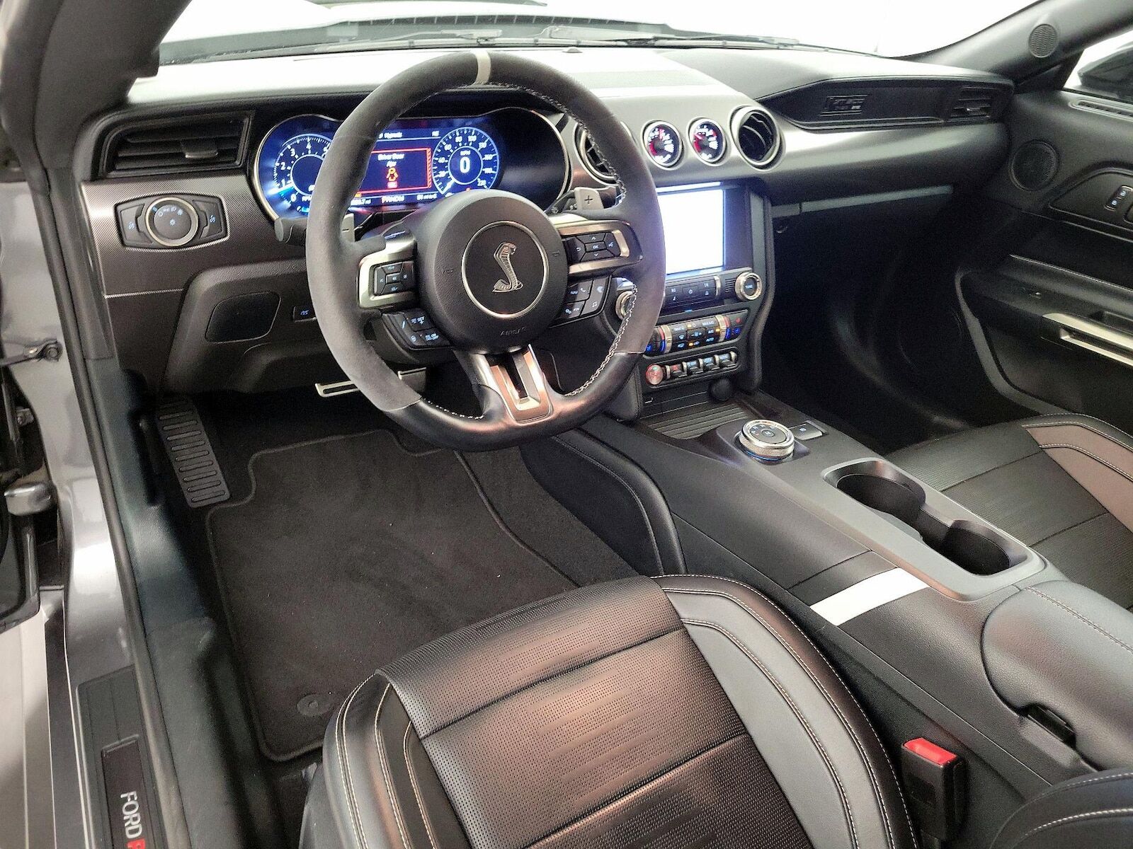 2021 FORD Mustang