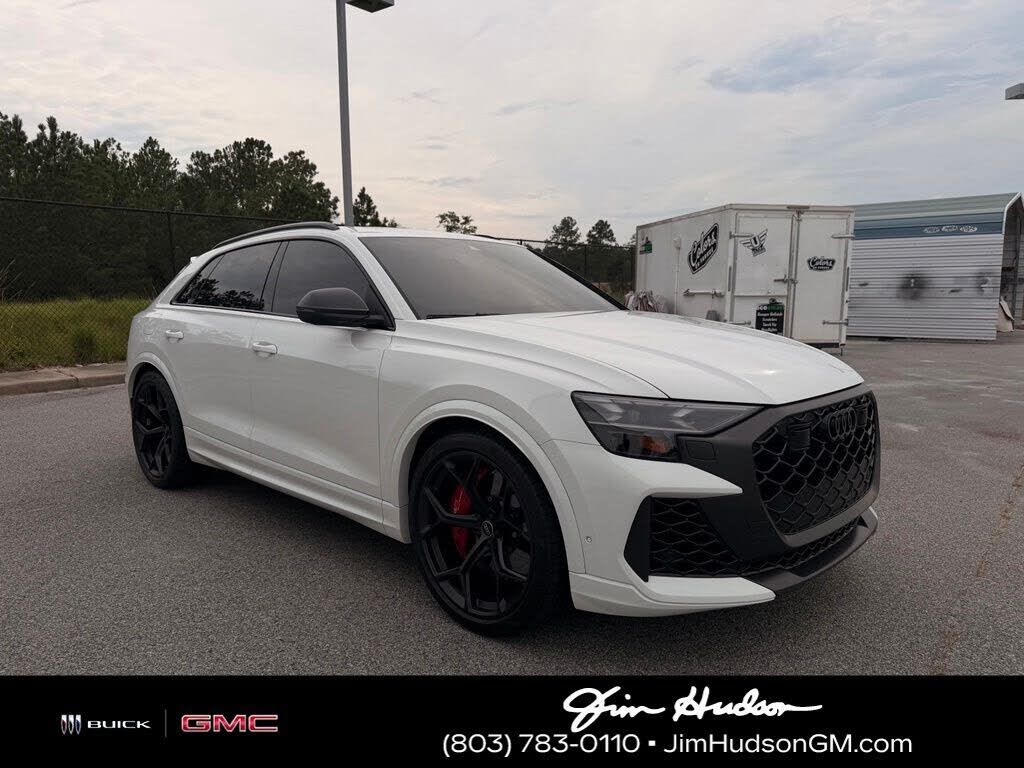 2025 AUDI RS Q8