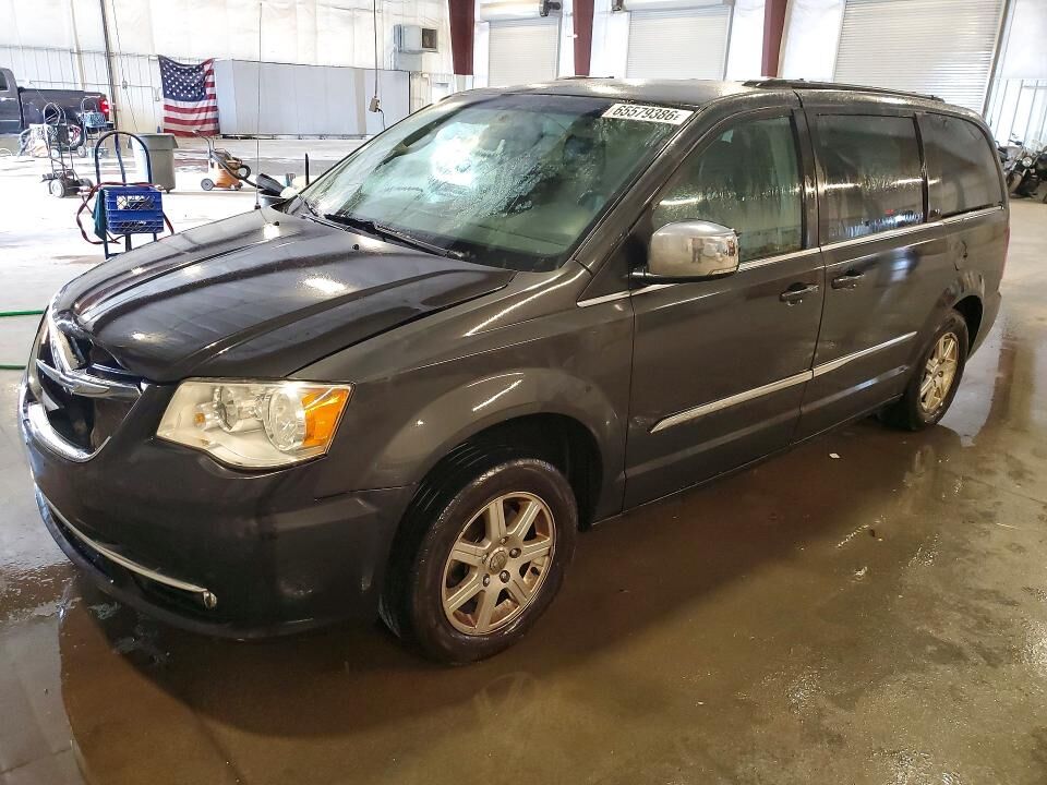 2012 CHRYSLER Town and Country