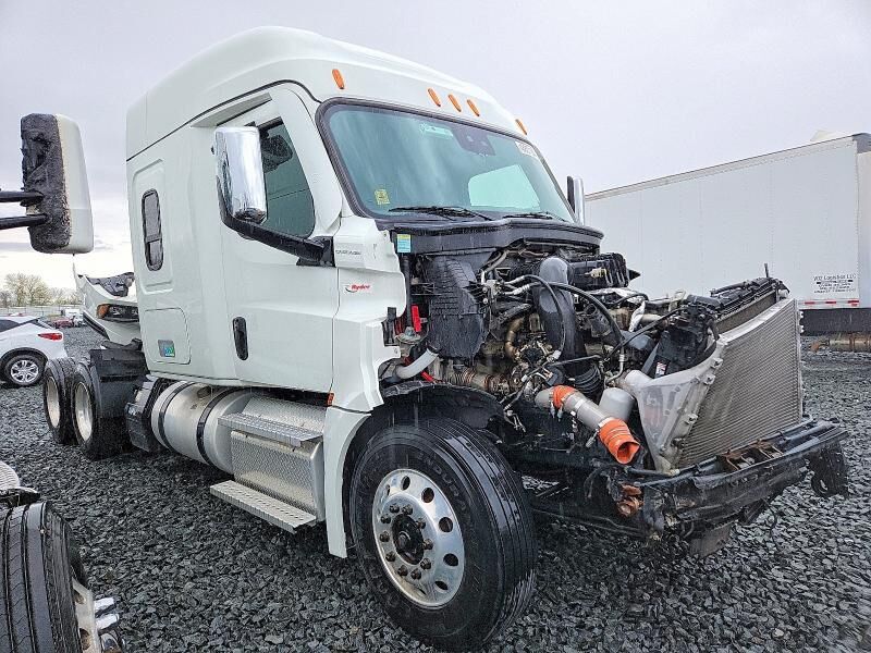 2024 FREIGHTLINER Cascadia