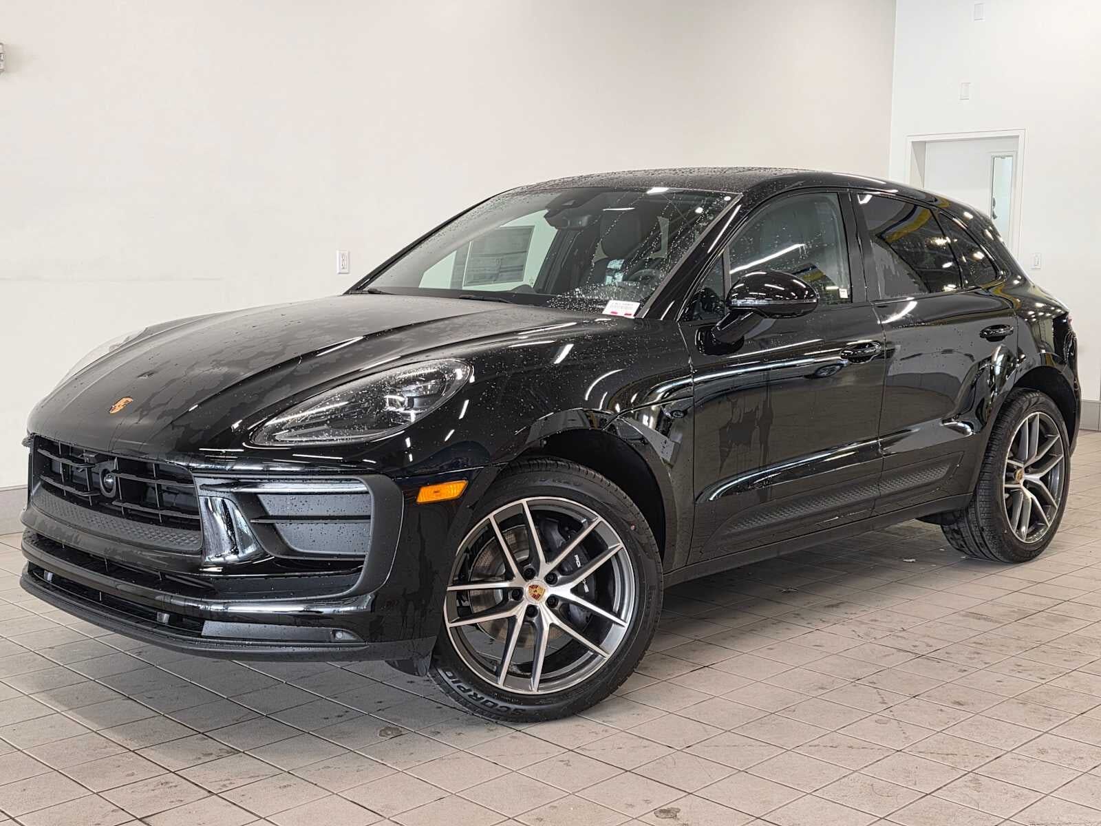 2026 PORSCHE Macan