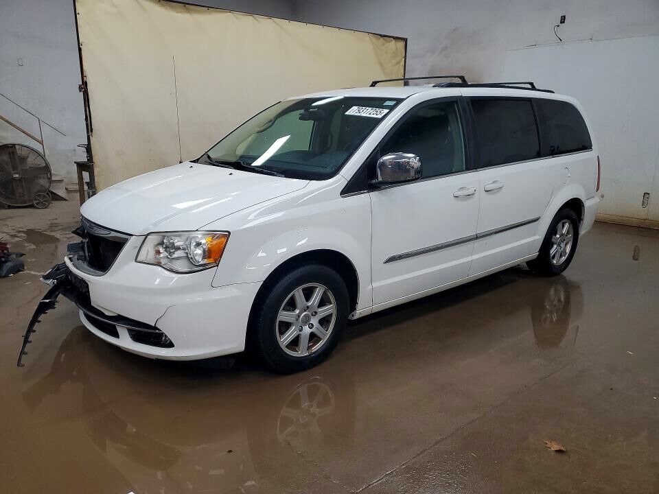 2011 CHRYSLER Town and Country
