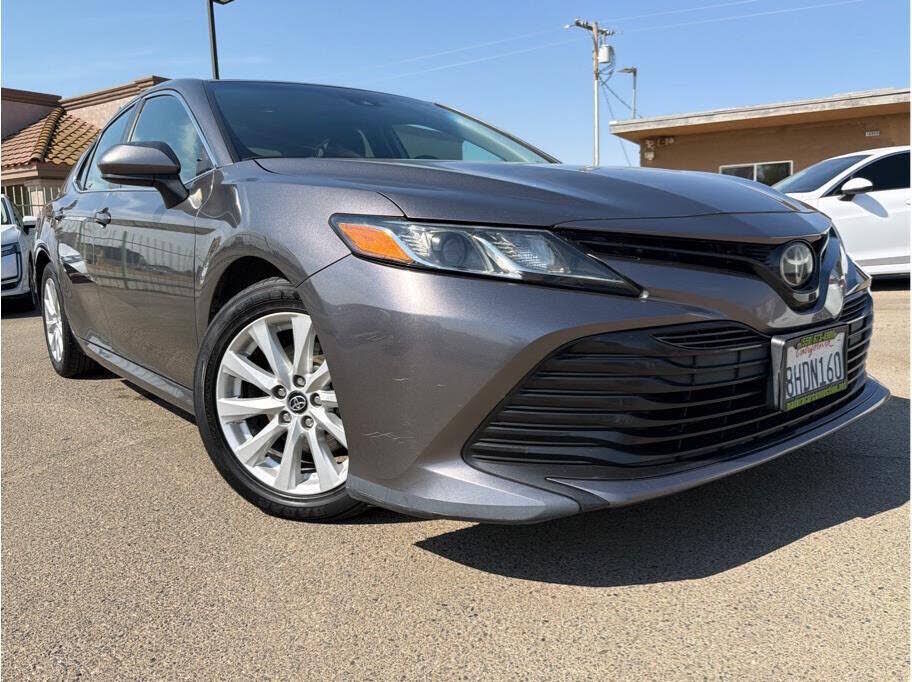 2019 TOYOTA Camry