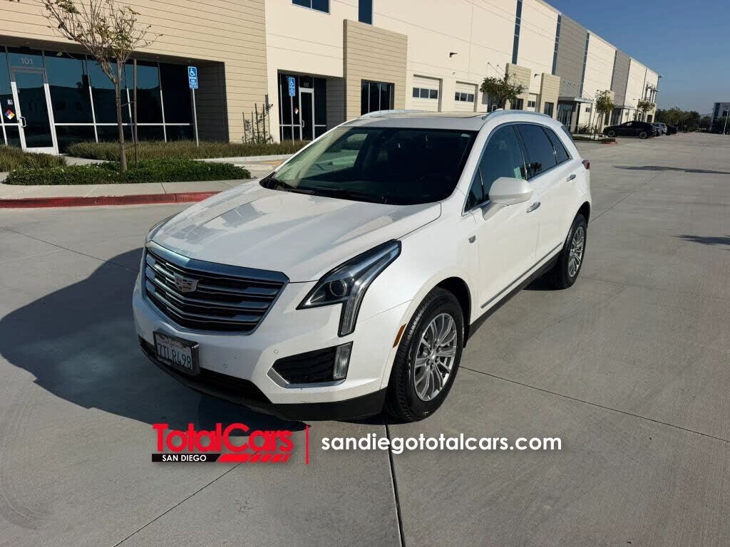 2017 CADILLAC XT5