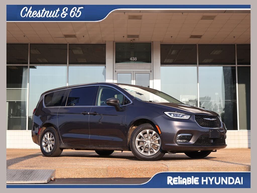 2023 CHRYSLER Pacifica