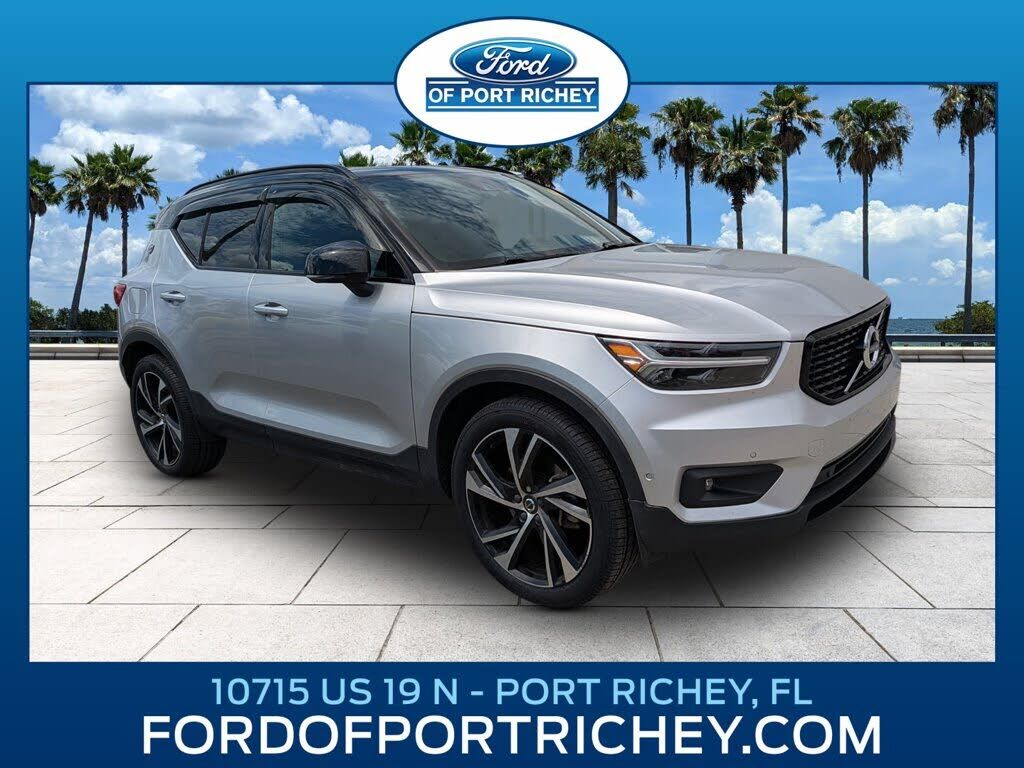 2019 VOLVO XC40
