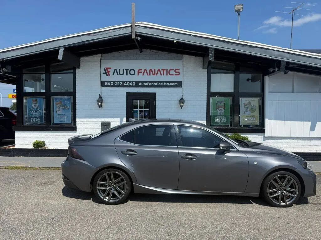 2020 LEXUS IS