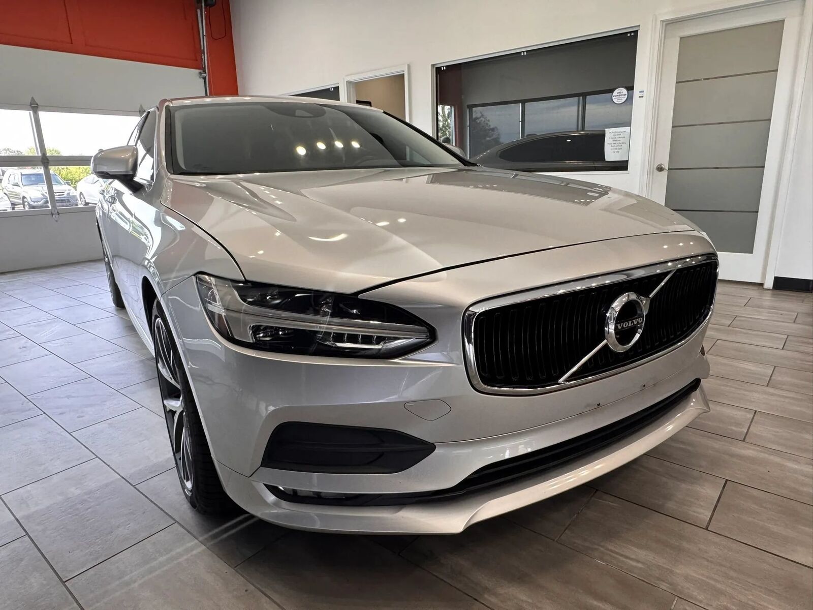 2019 VOLVO S90