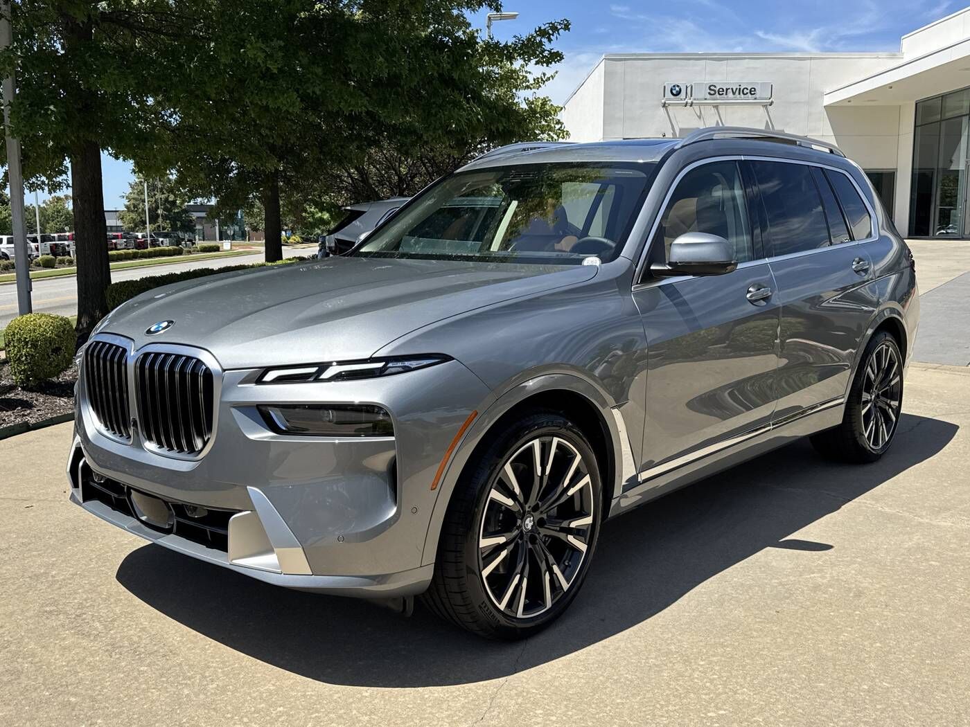 2027 BMW X7