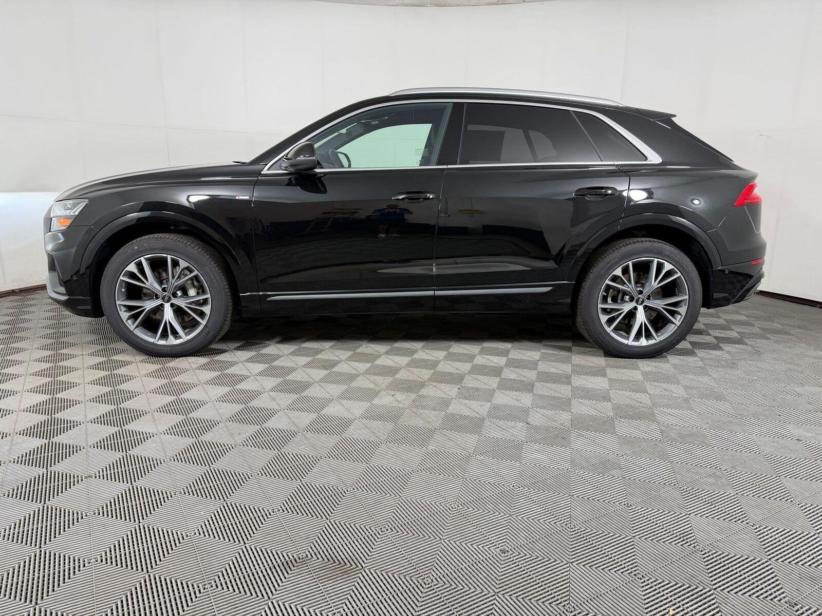 2023 Audi Q8