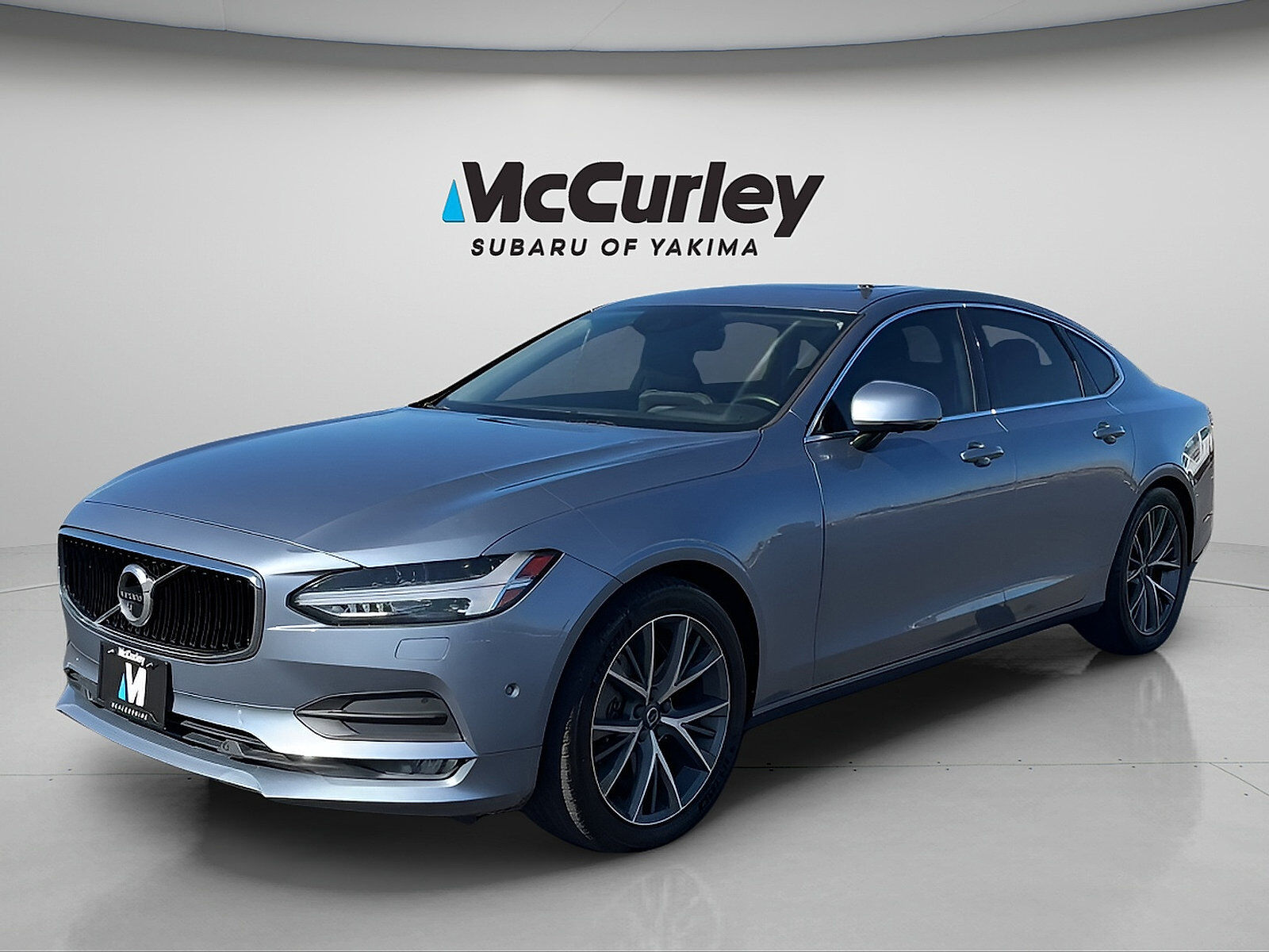 2017 VOLVO S90