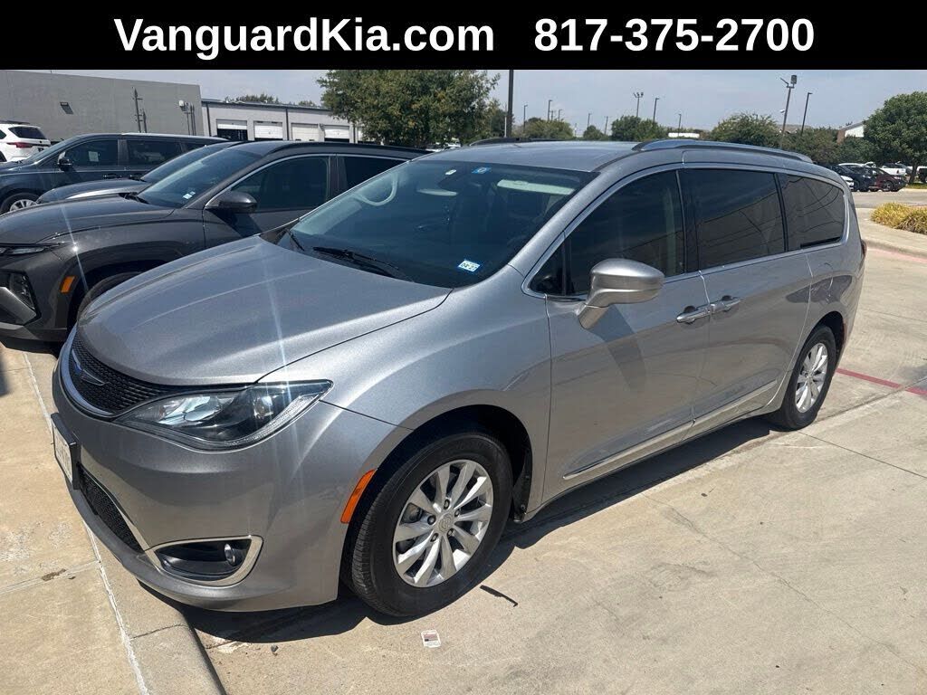 2019 CHRYSLER Pacifica