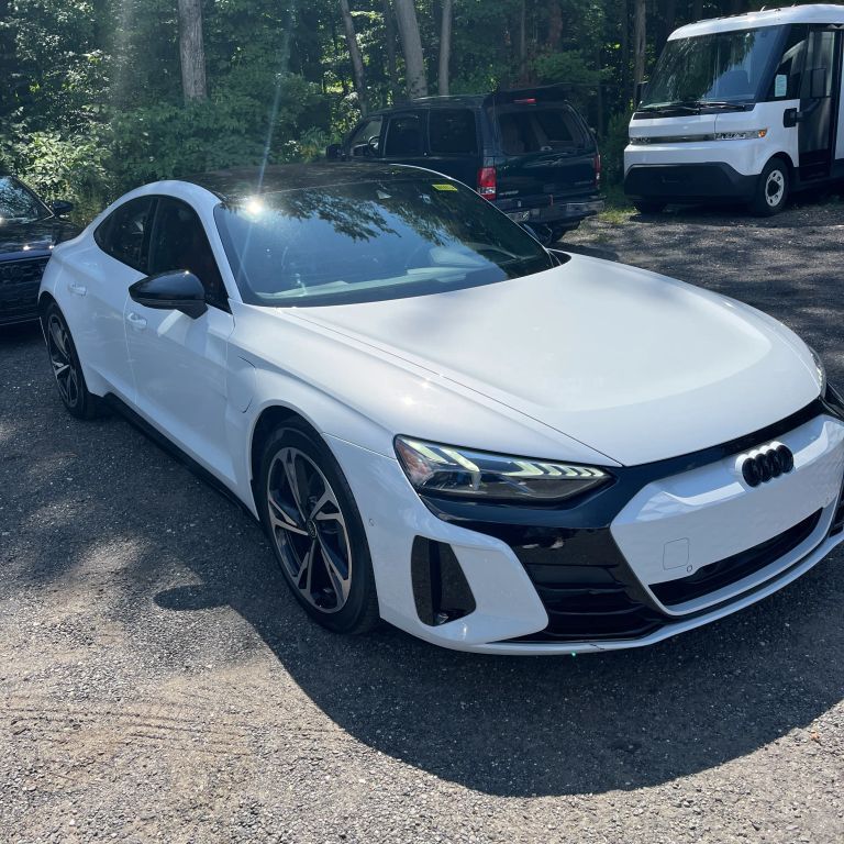 2024 AUDI e-tron GT