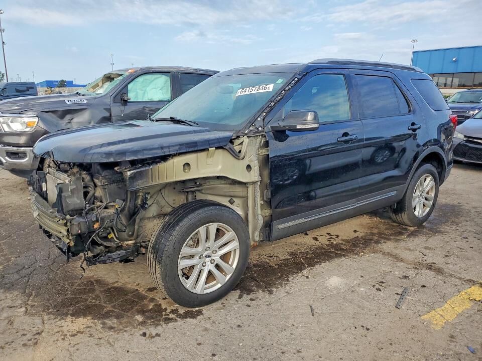 2018 FORD Explorer
