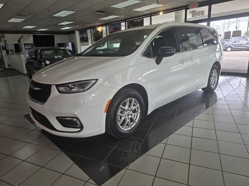 2025 CHRYSLER Pacifica