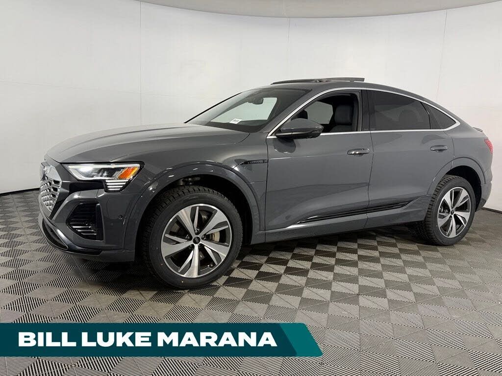 2024 AUDI Q8
