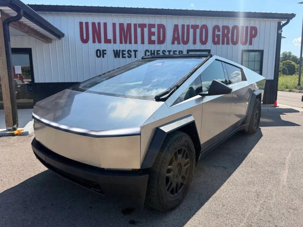 2024 TESLA Cybertruck