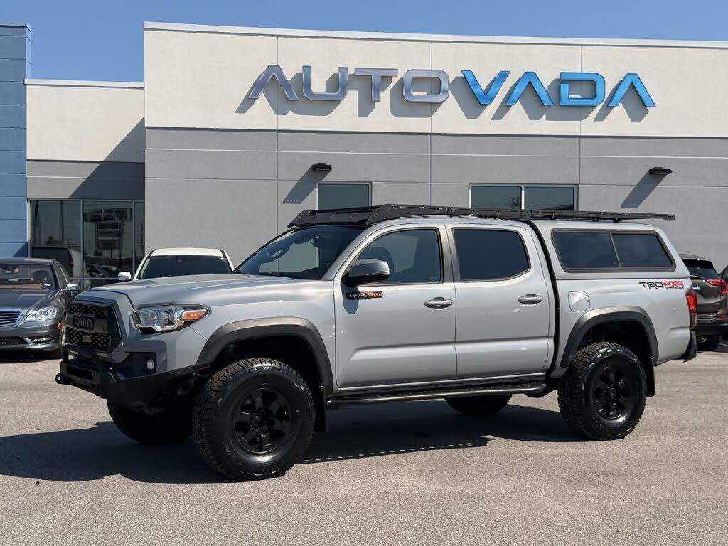 2018 TOYOTA Tacoma