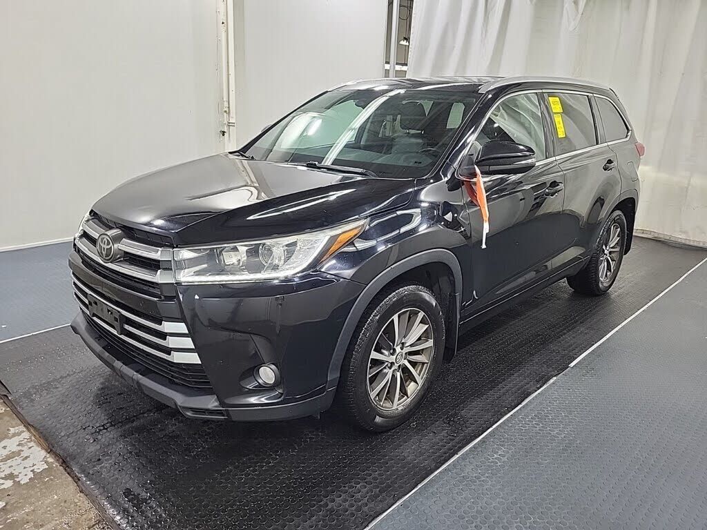 2017 TOYOTA Highlander