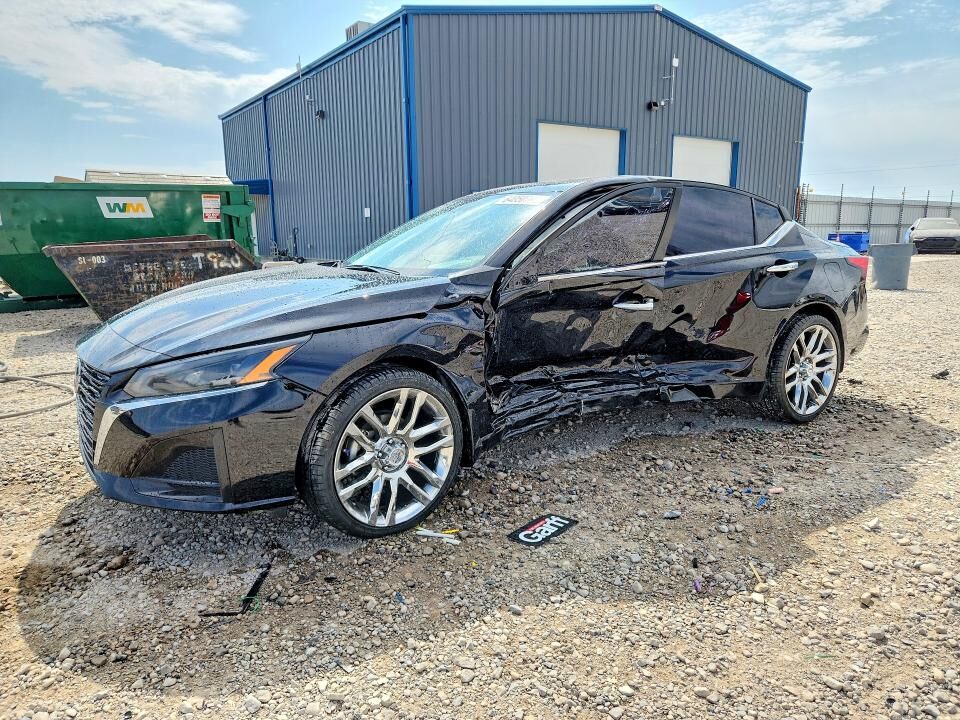2024 NISSAN Altima