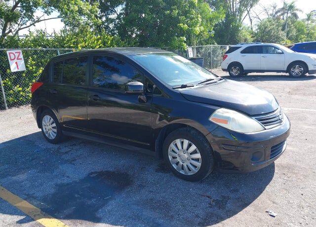 2011 NISSAN Versa