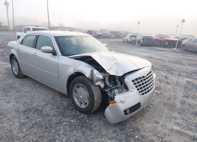 2005 CHRYSLER 300