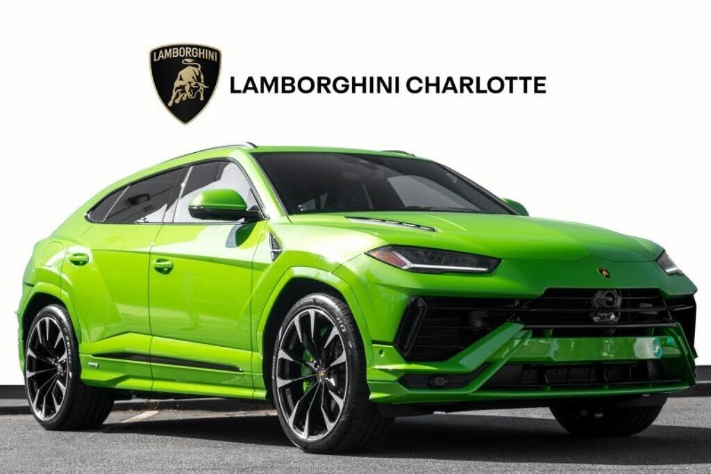 2024 LAMBORGHINI URUS