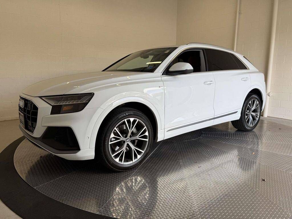 2021 AUDI Q8