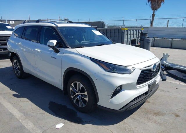 2021 TOYOTA Highlander
