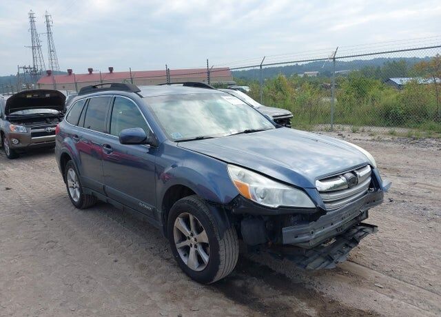 2013 SUBARU Outback