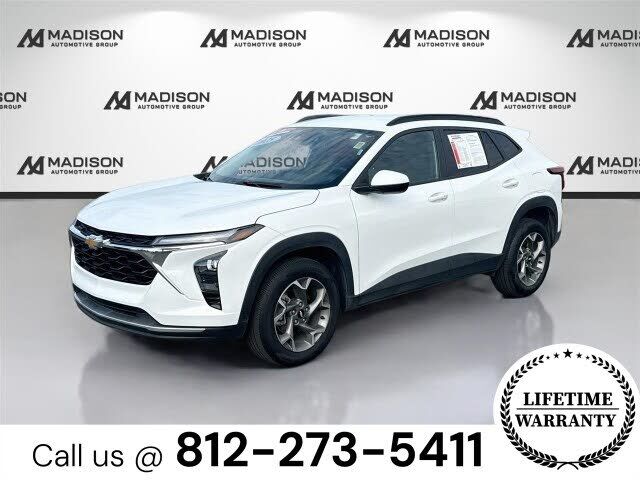 2025 CHEVROLET Trax