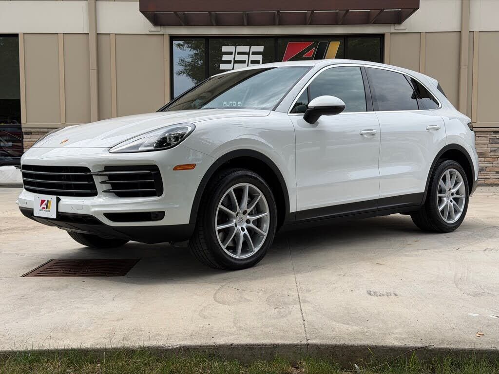 2023 PORSCHE Cayenne