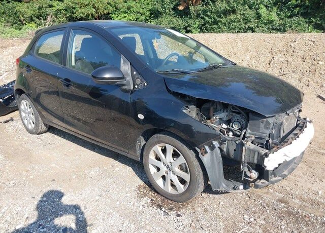 2013 MAZDA Mazda2