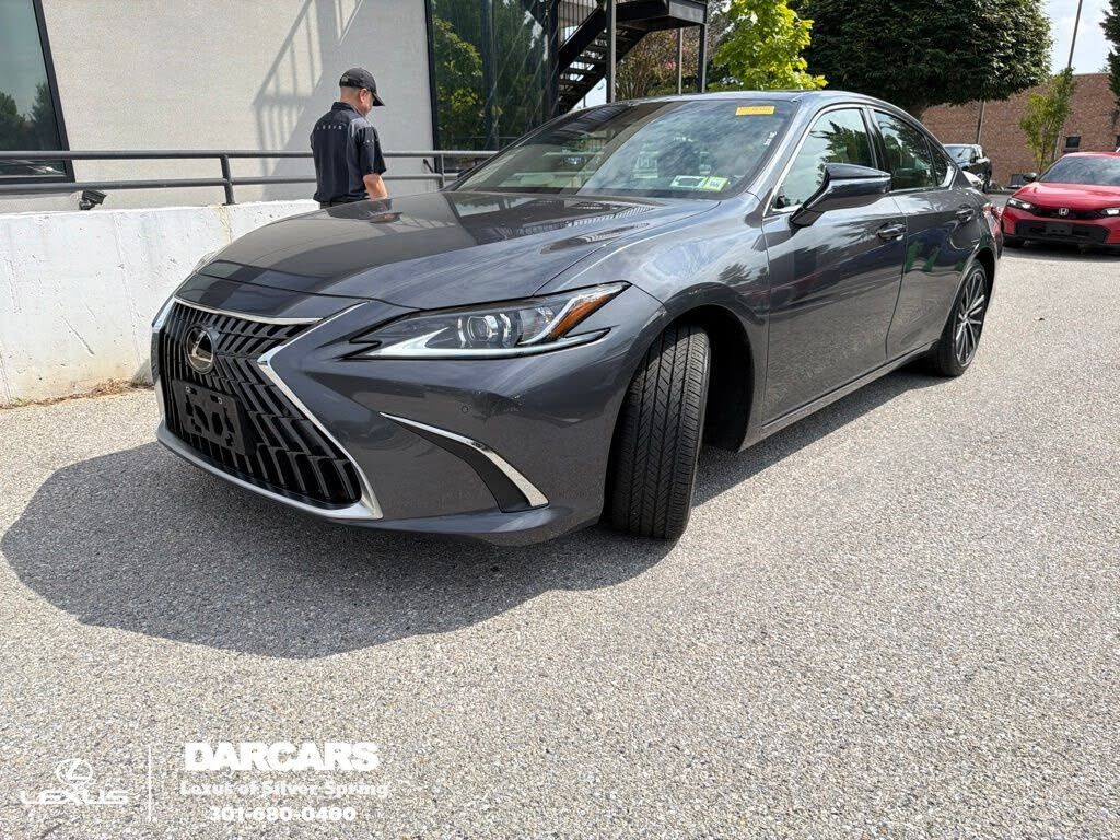 2023 LEXUS ES