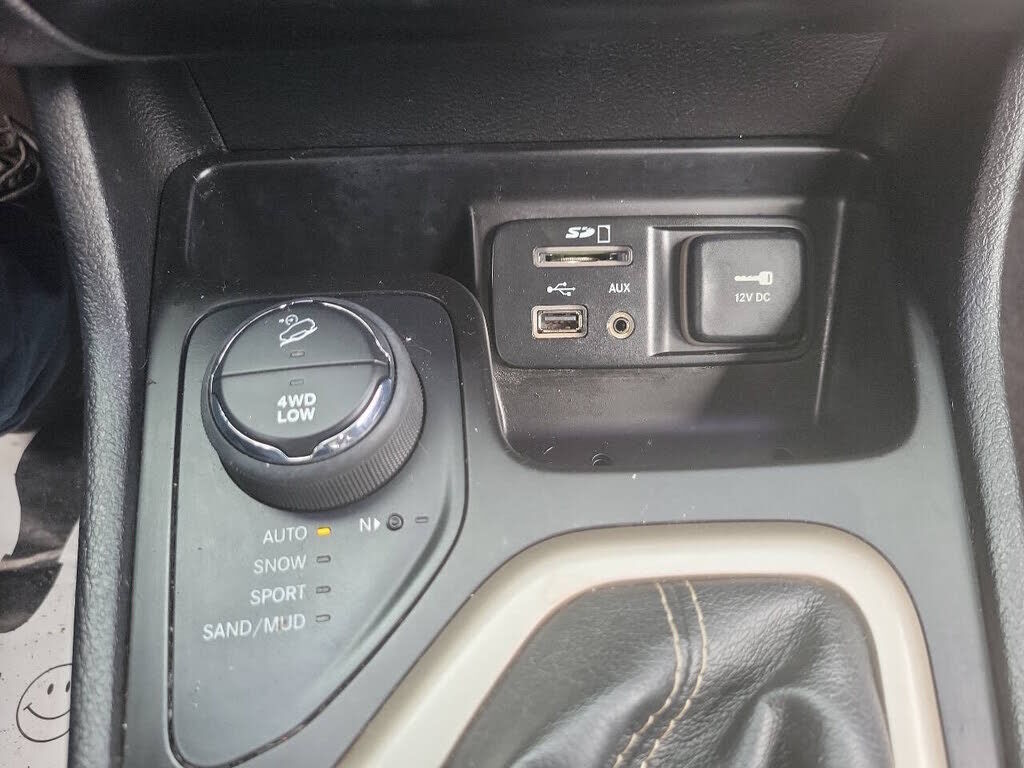 2017 JEEP Cherokee
