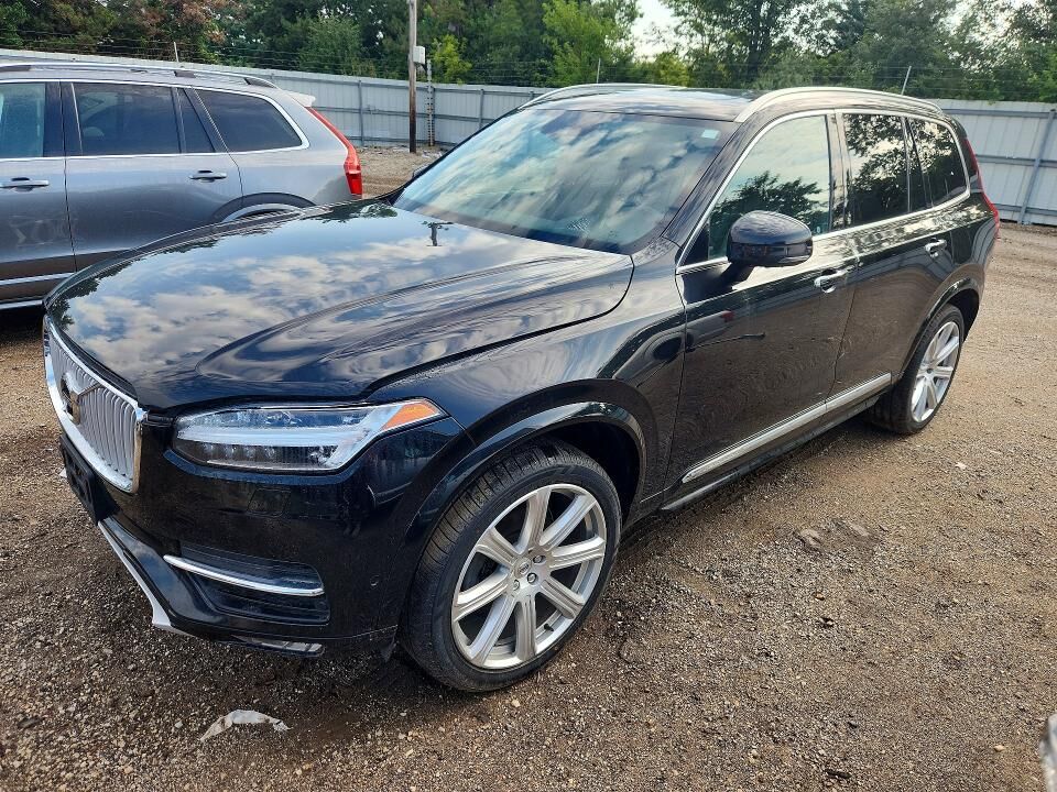 2018 VOLVO XC90