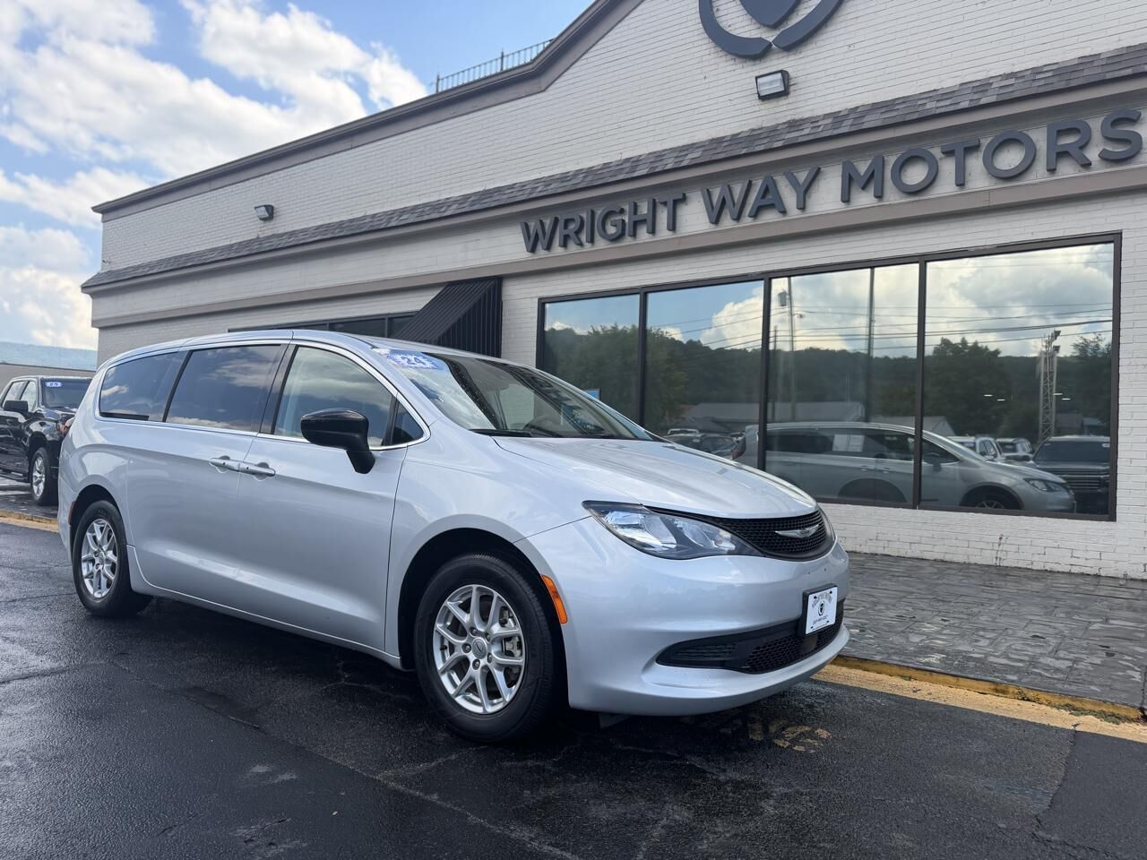 2024 CHRYSLER Voyager