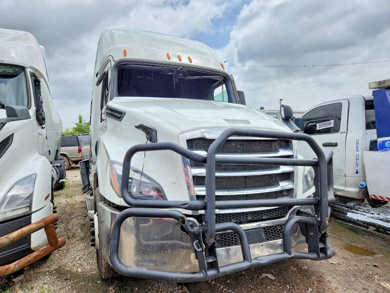 2024 FREIGHTLINER Cascadia