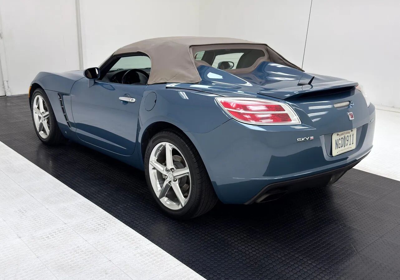 2008 SATURN Sky