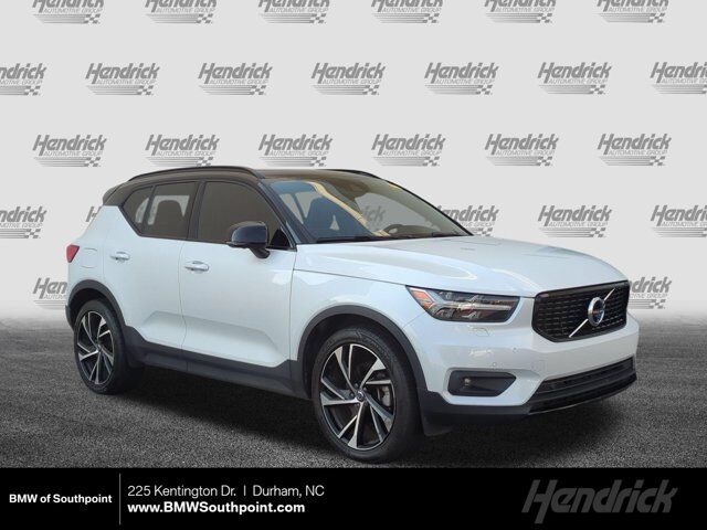2021 VOLVO XC40