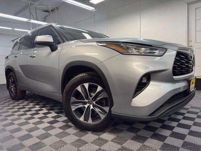 2022 TOYOTA Highlander