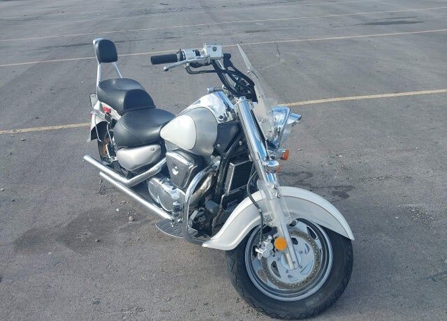 2004 SUZUKI VL1500K